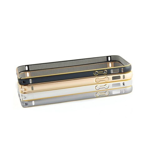 Qoltec Ramka ochronna na Apple iPhone 5/5s | srebrna | aluminiowa Qoltec Ramka ochronna na Apple iPhone 5/5s | srebrna | aluminiowa