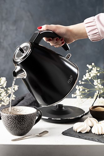 Czajnik metalowy 1,5 L STRIX