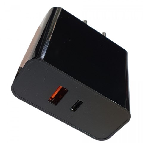 Qoltec Ładowarka sieciowa 63W | 5-20V | 1.5-3A | USB typ C PD | USB QC 3.0 | Czarna Qoltec Ładowarka sieciowa 63W | 5-20V | 1.5-3A | USB typ C PD | USB QC 3.0 | Czarna
