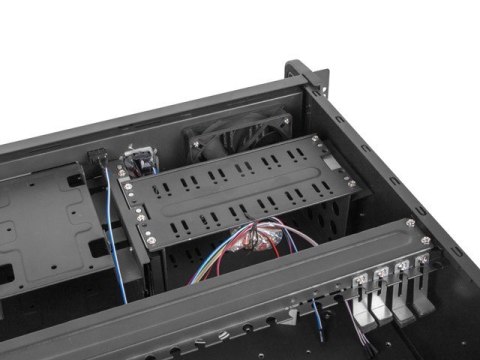 Lanberg SC01-4504-10B Obudowa do serwera modułowego Rack (4U) Lanberg SC01-4504-10B Obudowa do serwera modułowego Rack (4U)