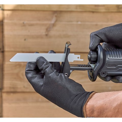 Black&Decker BES301-QS piła szablasta 2800spm 750W (1798340) Czarny, Pomarańczowy Black&Decker BES301-QS piła szablasta 2800spm 750W (1798340) Czarny, Pomarańczowy
