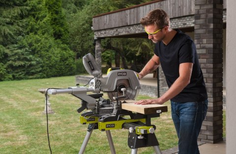 Pilarka ukosowa RYOBI EMS305RG piła ukośnica 2200 W 305 mm Pilarka ukosowa RYOBI EMS305RG piła ukośnica 2200 W 305 mm