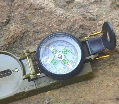 KOMPAS MILITARNY KM5717