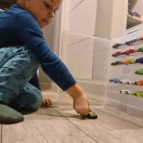 AUTKA KOLOROWE/RESORAKI 1:64- 16SZT. KRUZZEL 20352