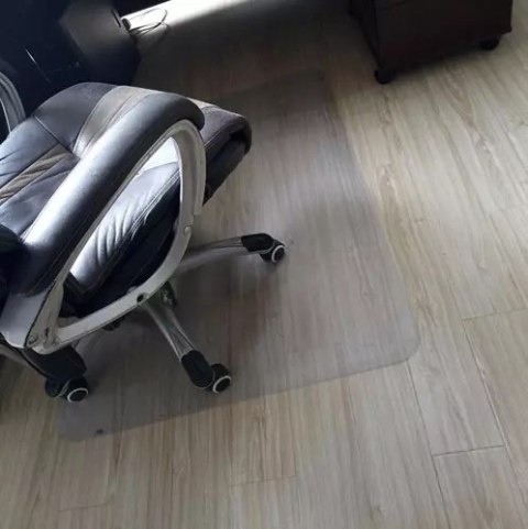 MATA OCHRONNA POD KRZESŁO 90X130CM RUHHY - MLECZNA