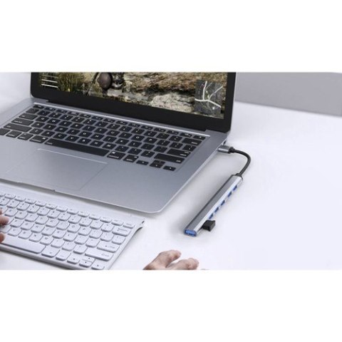 HUB USB- 1 PORT 3.2 + 6 PORTÓW 2.0 IZOXIS 24374