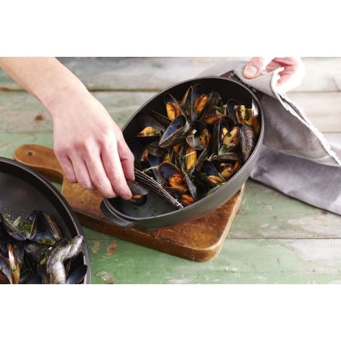 ZWILLING STAUB SPECIAL COCOTTE MUSSEL POT BLACK 2 l Naczynie do pieczenia ZWILLING STAUB SPECIAL COCOTTE MUSSEL POT BLACK 2 l Naczynie do pieczenia