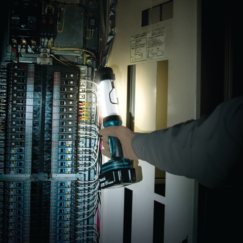 Latarka Aku 18V Li-Ion DML806 MAKITA Latarka Aku 18V Li-Ion DML806 MAKITA