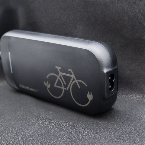 Qoltec Szybka Ładowarka do roweru skutera elektrycznego XIAOMI 36V | 42V | 2A | 8.0*8.0mm+pin | wodoodporna +kabel zasilający Qoltec Szybka Ładowarka do roweru skutera elektrycznego XIAOMI 36V | 42V | 2A | 8.0*8.0mm+pin | wodoodporna +kabel zasilający