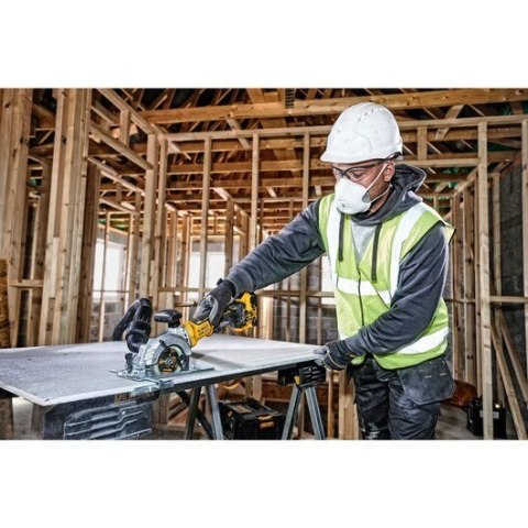 DeWALT DCS691N-XJ przenośna pilarka tarczowa 11,5 cm Czarny, Żółty 4500 RPM 800 W DeWALT DCS691N-XJ przenośna pilarka tarczowa 11,5 cm Czarny, Żółty 4500 RPM 800 W