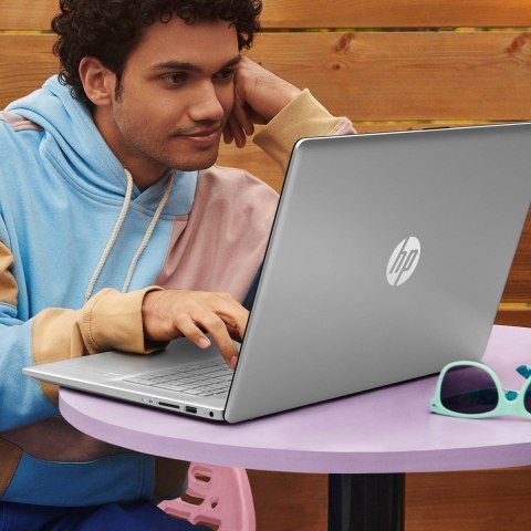 HP 17-CN2068CL i5-1235U 17.3" FHD AG 8GB SSD512 BT BLKB FPR Win11 Natural Silver (REPACK) 2Y