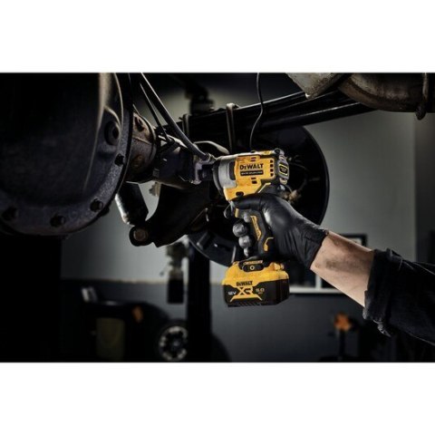 Klucz udarowy 12V DEWALT DCF901P2 2 AKU 5,0Ah