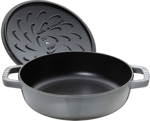 Głęboka patelnia do duszenia z pokrywką STAUB 40511-470-0 - grafitowa 28 cm Głęboka patelnia do duszenia z pokrywką STAUB 40511-470-0 - grafitowa 28 cm