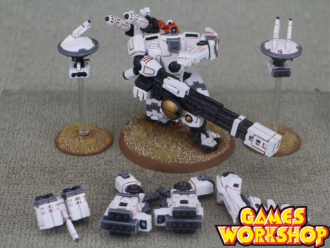 Warhammer 40K – Tau XV88 Broadside Battlesuit + drony, 91 części, BTC