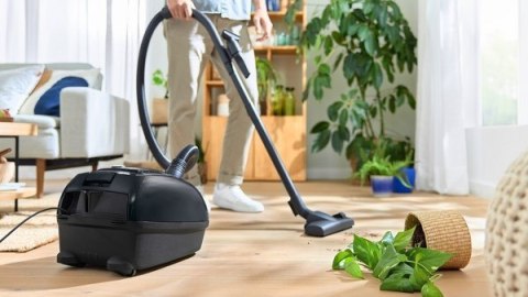 Odkurzacz workowy Bosch BGB38BA1 (600W; czarny)