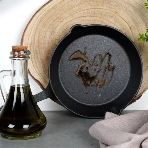 Patelnia na Gaz Indukcja Żeliwna z Nakładką Silikonową Solidna VILDE 20 cm