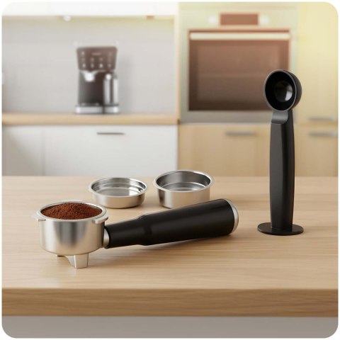 Ekspres do kawy kolbowy spieniacz do mleka 20 bar Berdsen BD-773 czarny