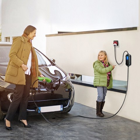 Qoltec Mobilna ładowarka do samochodu elektrycznego EV z regulacją 2w1 Typ2 | 11kW | 400V | Wi-fi | LCD | Przenośna | Wallbox | 