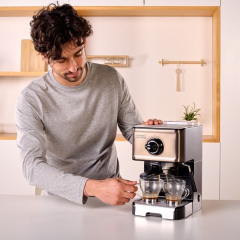 Ekspres ciśnieniowy kolbowy Black+Decker BXCO1200E (1200W)