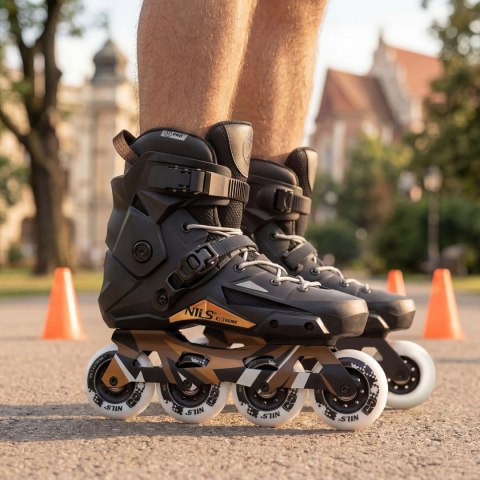 NA1601 ŁYŻWOROLKI SLALOMOWE SLAYD CZARNE ROZM. 36 NILS EXTREME