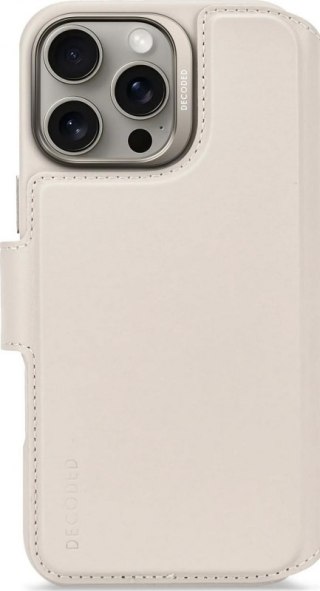 Decoded Leather Detachable Wallet - skórzana obudowa ochronna do iPhone 16 Pro kompatybilna z MagSafe (clay)