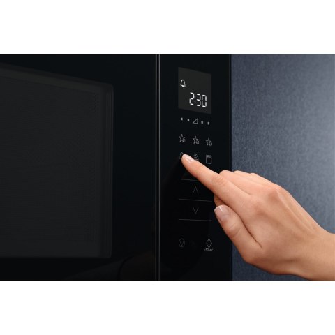 Kuchenka mikrofalowa Electrolux LMS2203EMK (700W; 20l; kolor czarno-srebrny)