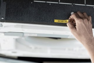 Brother PTE110VPYP1 drukarka etykiet 180 x 180 DPI 20 mm/s TZe QWERTY
