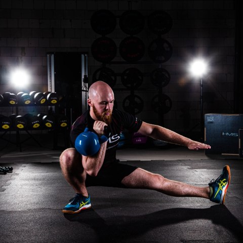 KNV04 BLUE KETTLEBELL ŻELIWNY POKRYTY WINYLEM HMS-o