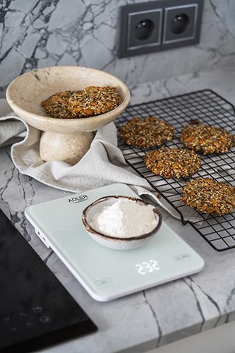 Waga kuchenna - 10kg - ładowana przez USB