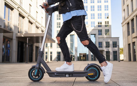 Hulajnoga elektryczna Motus Scooty 10 Hulajnoga elektryczna Motus Scooty 10