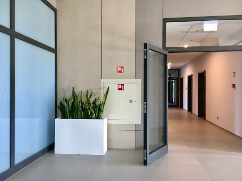 DESIGNERSKA DONICA MONUMO LUNGO MAXI ANTRACYT