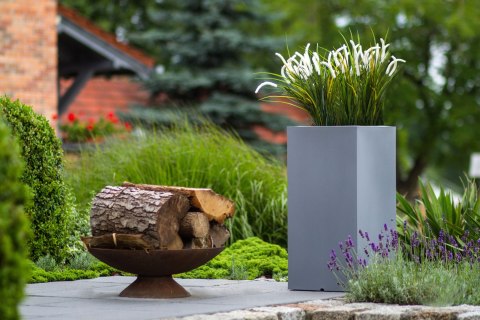 DESIGNERSKA DONICA MONUMO TOWER POT ANTRACYT