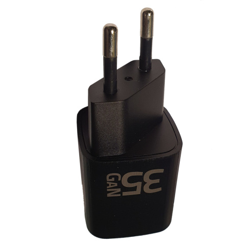 Ładowarka sieciowa Qoltec 35W GaN ULTRA | 5-20V | 2.25-3A | 1 x USB typ C PD | 1 x USB QC 3.0 | Czarna Ładowarka sieciowa Qoltec 35W GaN ULTRA | 5-20V | 2.25-3A | 1 x USB typ C PD | 1 x USB QC 3.0 | Czarna
