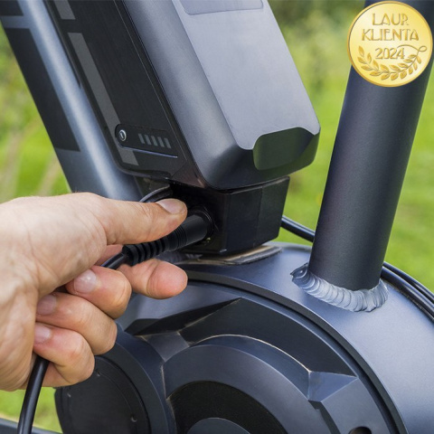 Ładowarka Qoltec do baterii roweru elektrycznego 36V | 42V | 2A | 5.5*2.5 Ładowarka Qoltec do baterii roweru elektrycznego 36V | 42V | 2A | 5.5*2.5